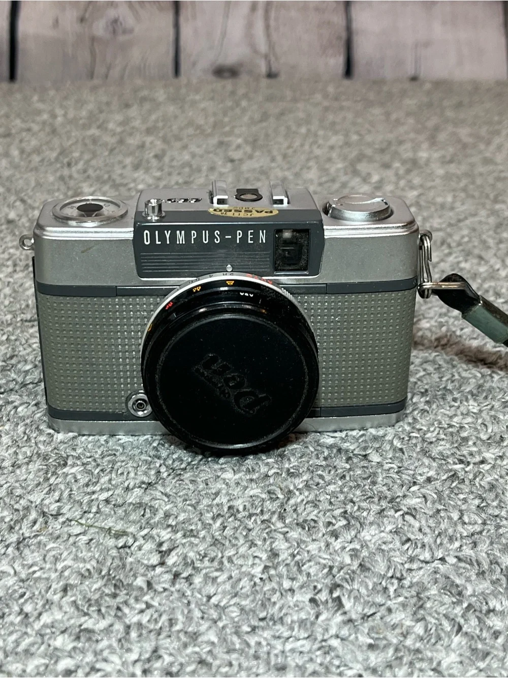 OLYMPUS PEN EES-2 Gray 35mm Half Frame Film Camera JAPAN 2058476 Vintage